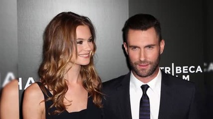 下载视频: Adam Levine and Behati Prinsloo Plan Summer Wedding in Mexico