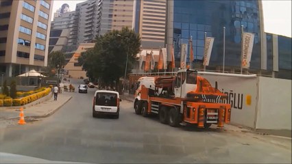 Metro City AVM Fatih Sultan Mehmet köprüsünden gidiş.