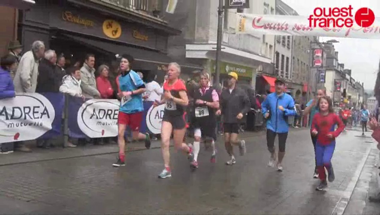 Courir sous les pommiers avec la pluie qui fait des claquettes à Coutances
