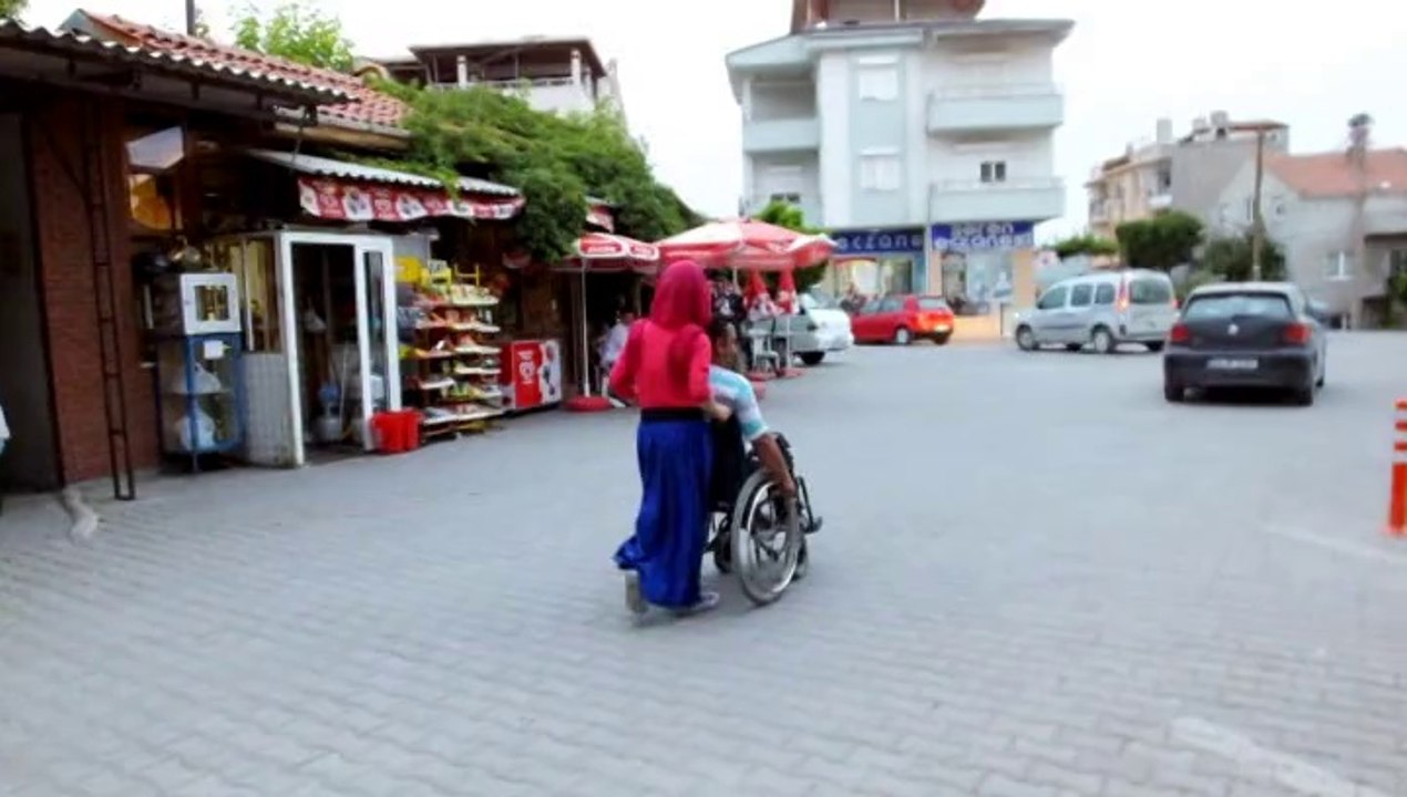 AŞK ENGEL TANIMIYOR
