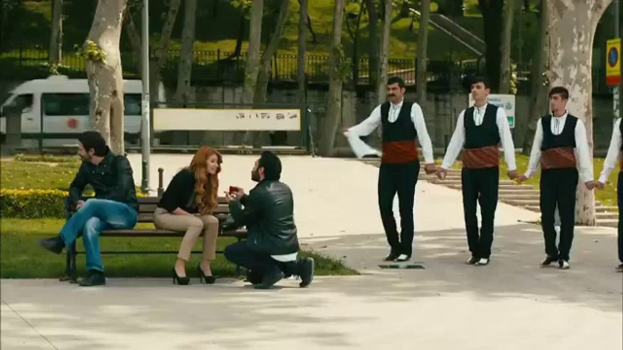 Emrah'ın İlginç Evlenme Teklifi