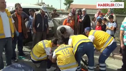 Yaralı Eşinin Öldüğünü Düşünüp, Eşinin Başında Feryat Etti