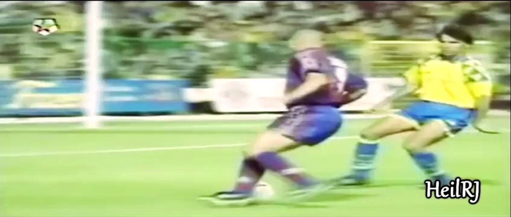 Ronaldo vs Ronaldinho ~ Who Is The Elastico King