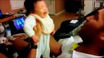 Babasını Gülme Krizine Sokan Bebek