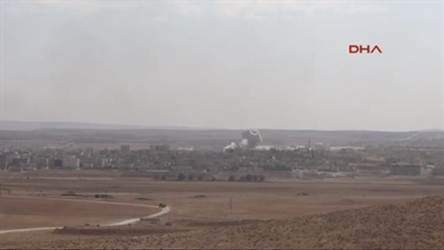 Şanlıurfa Kobani?de Çatışmalar Devam Ediyor Suruç?ta Esnaf Kepenk Kapattı Ek Görüntü