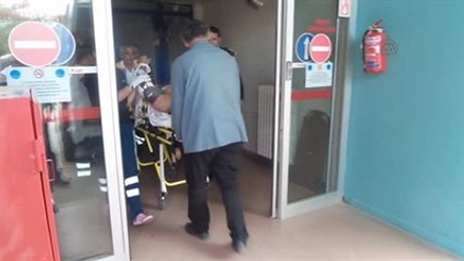 Üzerine Demir Kapı Düşen İşçi Yaralandı