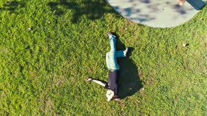 Un stop motion super créatif qui imite les vidéos de parcours