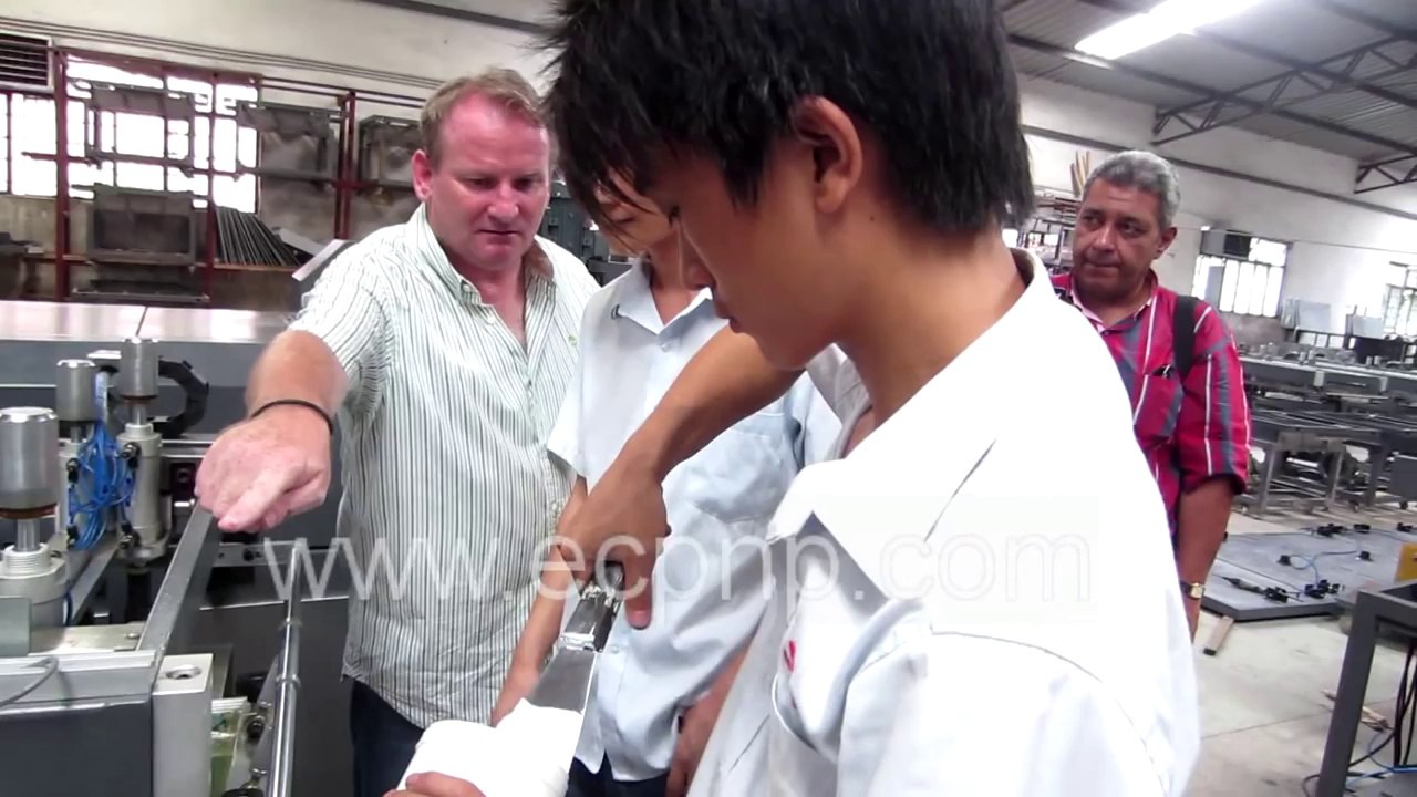 Tilted-arm Flat Bed Screen Printer with Vaccum Table