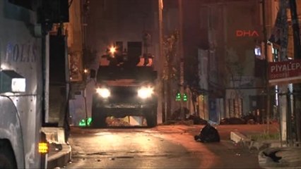 Okmeydanı'nda Gerginlik Bir Gösterici, Polislere Doğru Silahla Ateş Etti