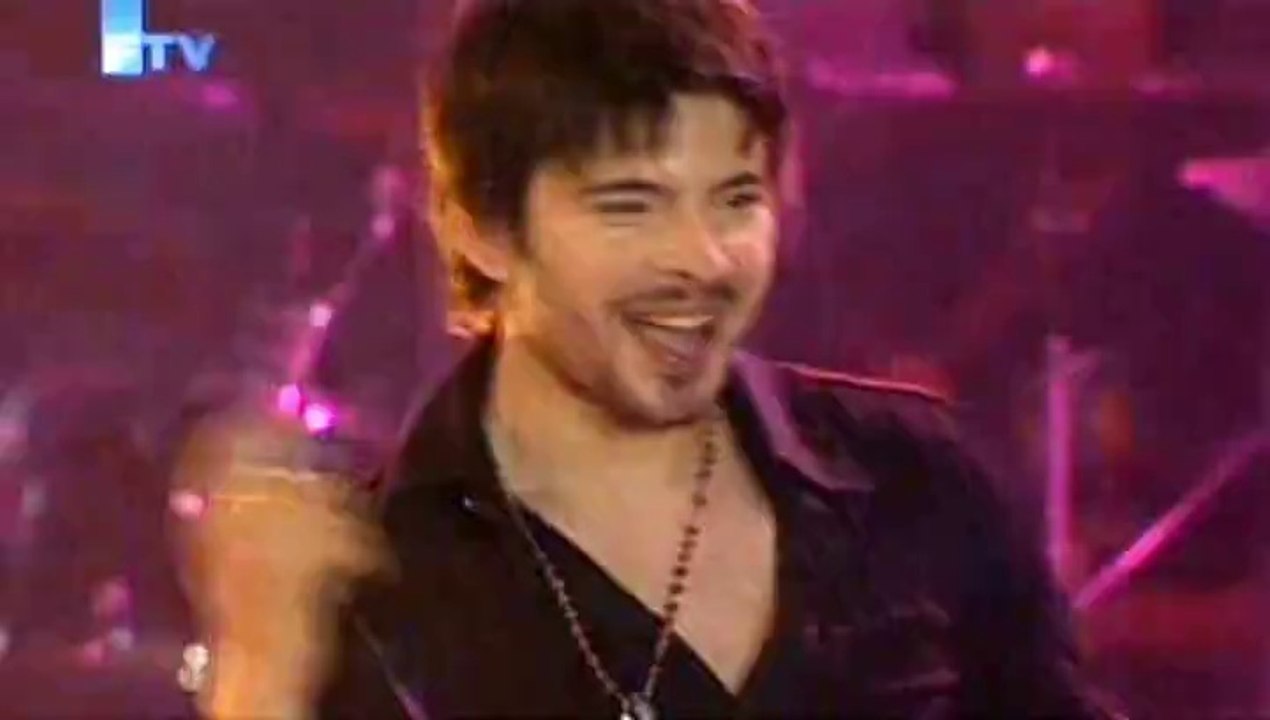 Toše Proeski @ AKO ME POGLEDAŠ U OČI ~ Sarajevo 2006.  • (7. pjesma)