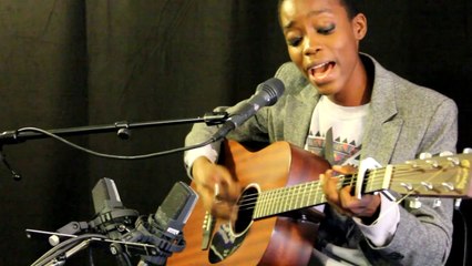 Irma interprête "I know" en acoustique