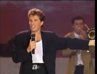 Emmanuel "LA CHICA DE HUMO" {Miros Mar}¸.•*¨*• ♪♫