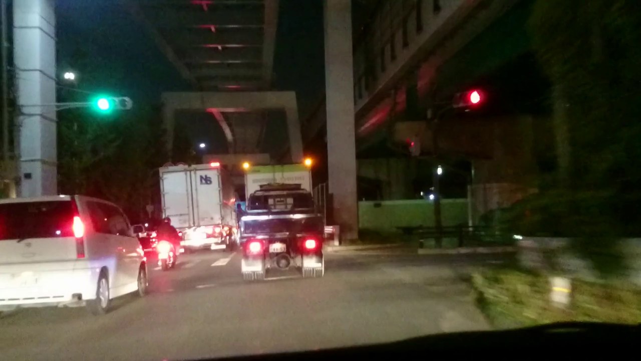 　ドライブ映像　　大阪の道路を走る