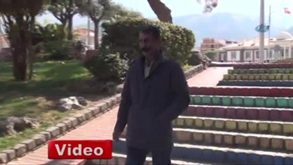 Kaybolan Eşinin Hayatından Endişe Ediyor