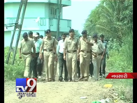 Police conducting a combing operation in Navsari's Dabhel village - Tv9 Gujarati
