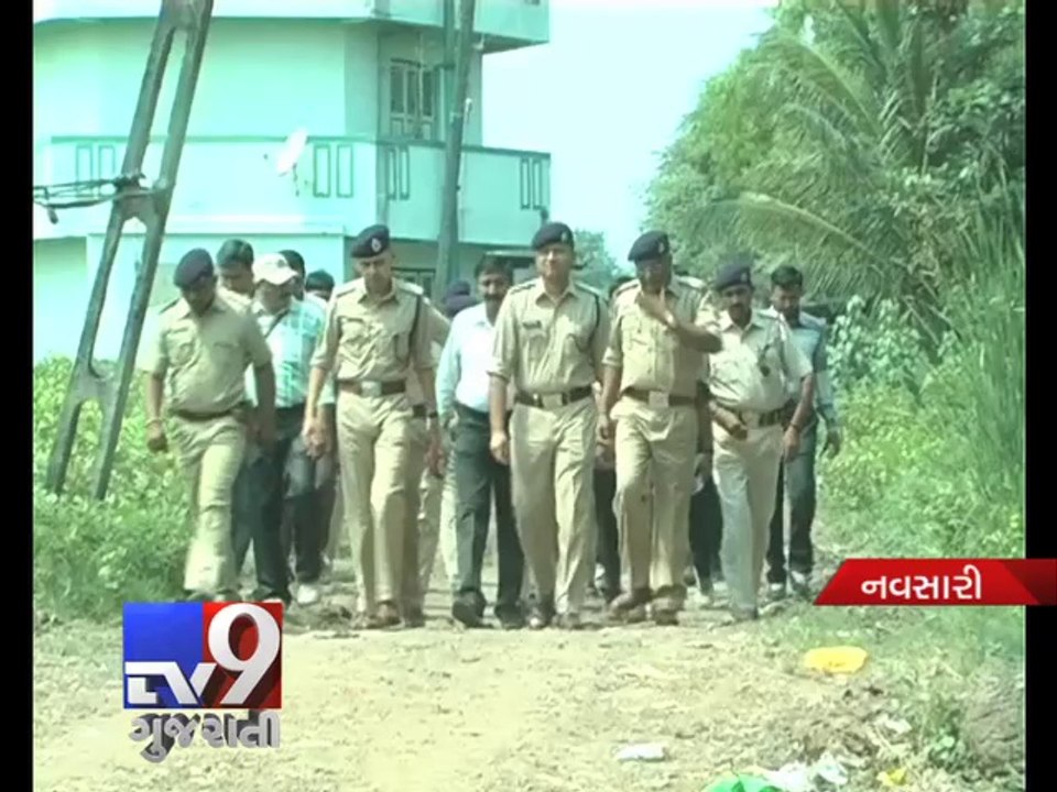 Police conducting a combing operation in Navsari's Dabhel village - Tv9 Gujarati