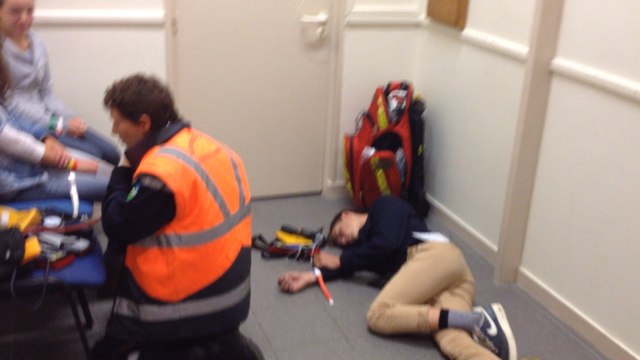 Les pompiers simulent un incendie