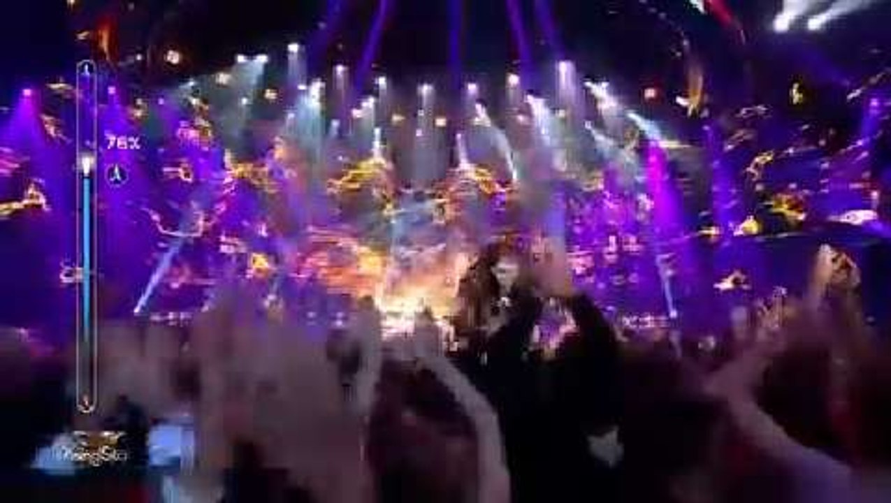 La chute acrobatique d'un candidat de "Rising Star" sur M6