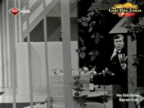 Tanju Okan - Deli Gibi Sevdim [Neden Saçların] (1976)