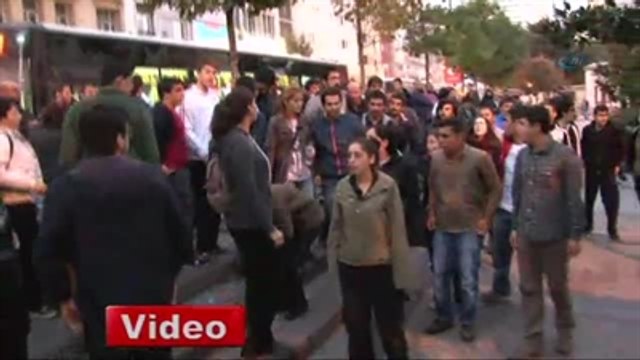 Şişli'de İzinsiz Yürüyüşe Polis Müdahalesi