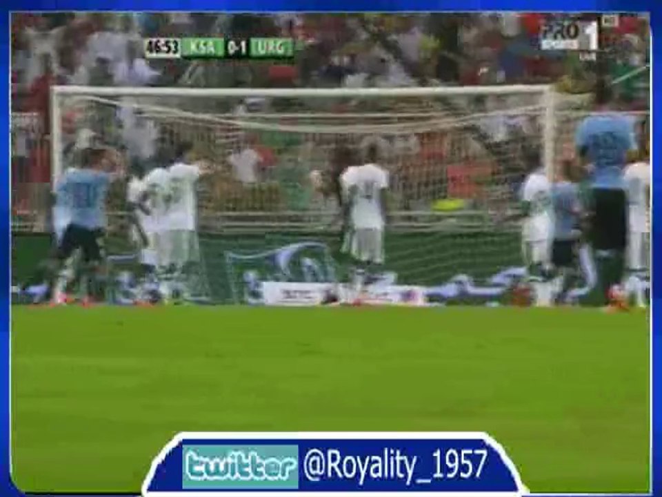 هدف الأوروغواي الأول عن طريق حسن معاذ بالخطأ في مرمى المنتخب السعودي