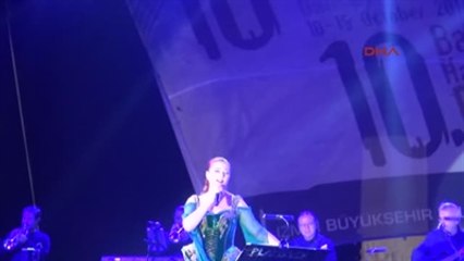 İzmir Balkanlılar Festivali Candan Erçetin'le Başladı