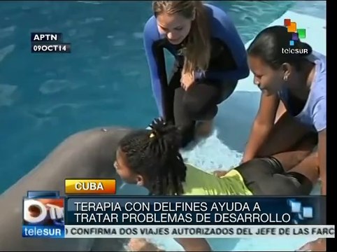 Terapia con delfines, eficaz para niños cubanos con discapacidades