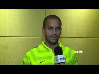 Rômulo ressalta reencontro com antigos amigos na Seleção