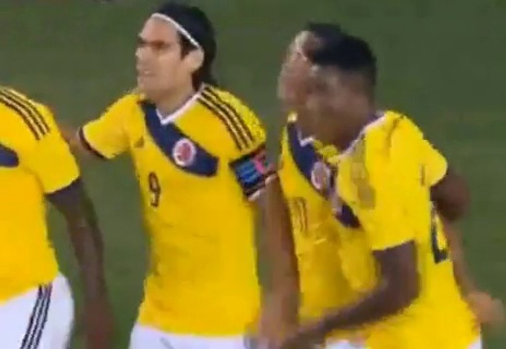 GOL de Carlos Bacca. Colombia 2-0 El Salvador