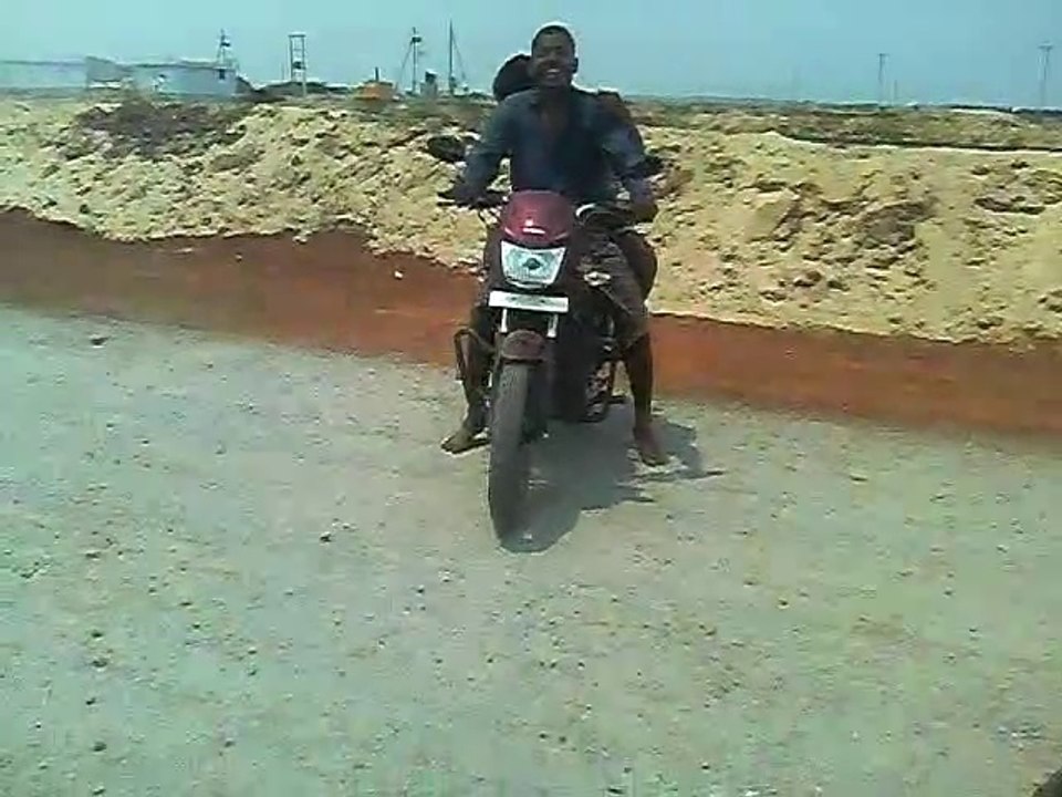 Honda Shine Bike Amazing Stunts