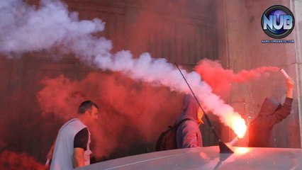 #10ott Uova contro sede Ministero Lavoro - Napoli