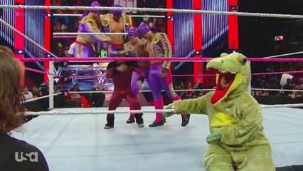 WWE RAW 10/6/14 - El Torito vs Mini-Gator - [Know-It-All Fans] Live Commentary
