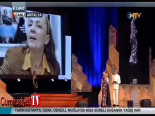 "Bu ödülü barış, sevgi ve liderimiz Atatürk için alıyorum"