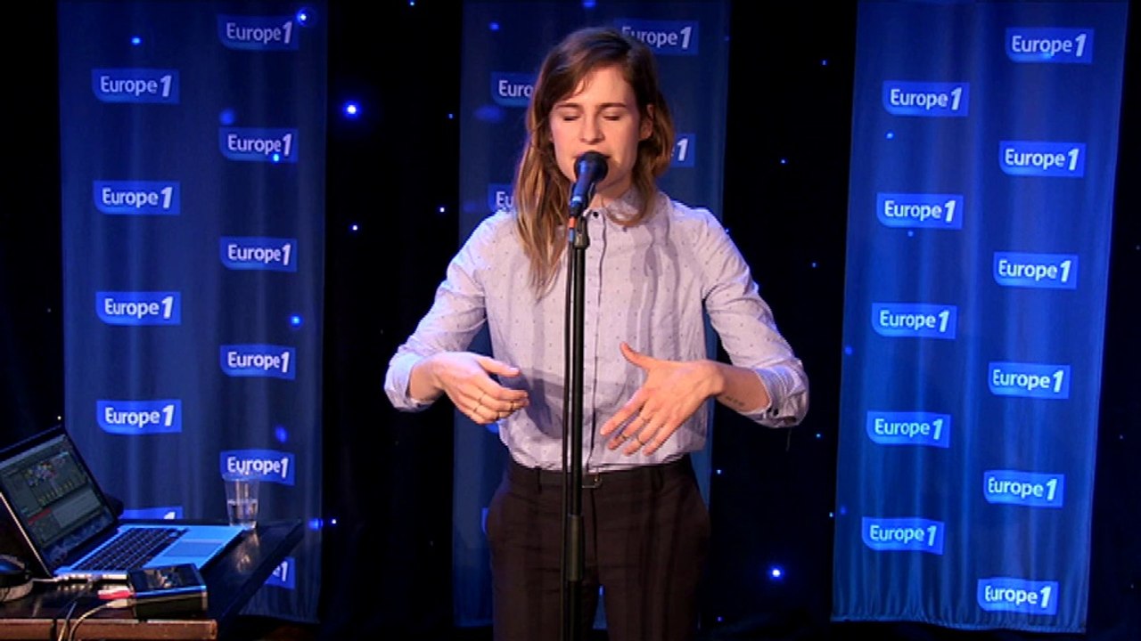 Christine and The Queens chante "Saint Claude"