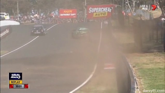 V8 Supercars Bathurst 2014 Qualyfying1 Reynolds Big Crash