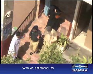 Citi Court Ke Ahate Mein Auraton Ki Larai