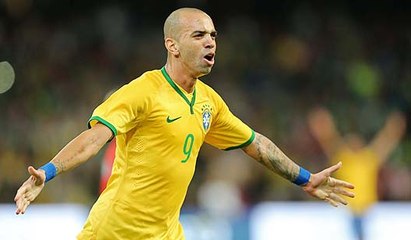 Brasil vence Argentina com dois gols de Tardelli