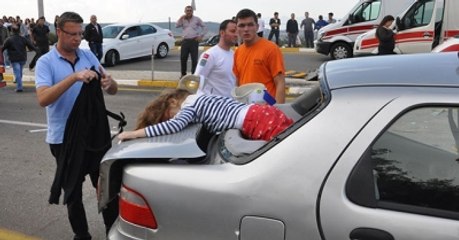 Minik Büşra Aracın Arka Camında Can Verdi