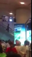 ڤيديو جزء من "هوشة" مطار الكُويت.