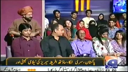 Video herunterladen: Khabar naak 31 MAy 2014 - Full Comedy Show - Geo News Khabarnaak 31 May 2014