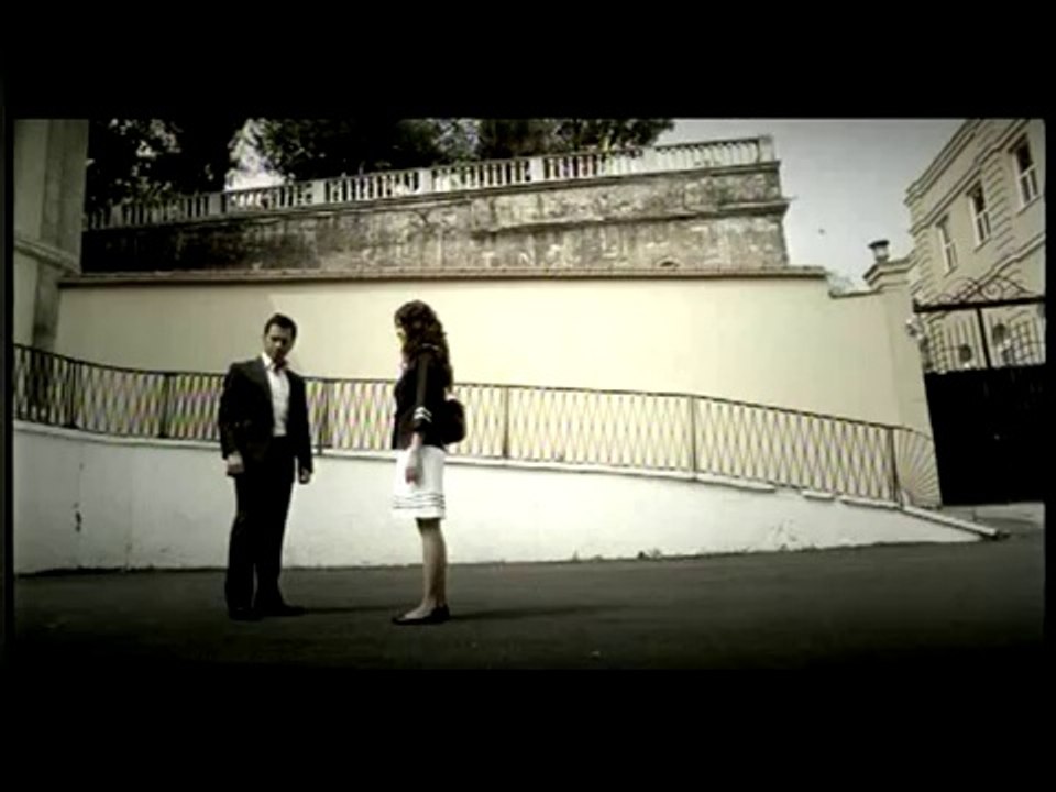 Bir Ayrılığın İlk Günü (Sanırım) (Uğur Arslan)