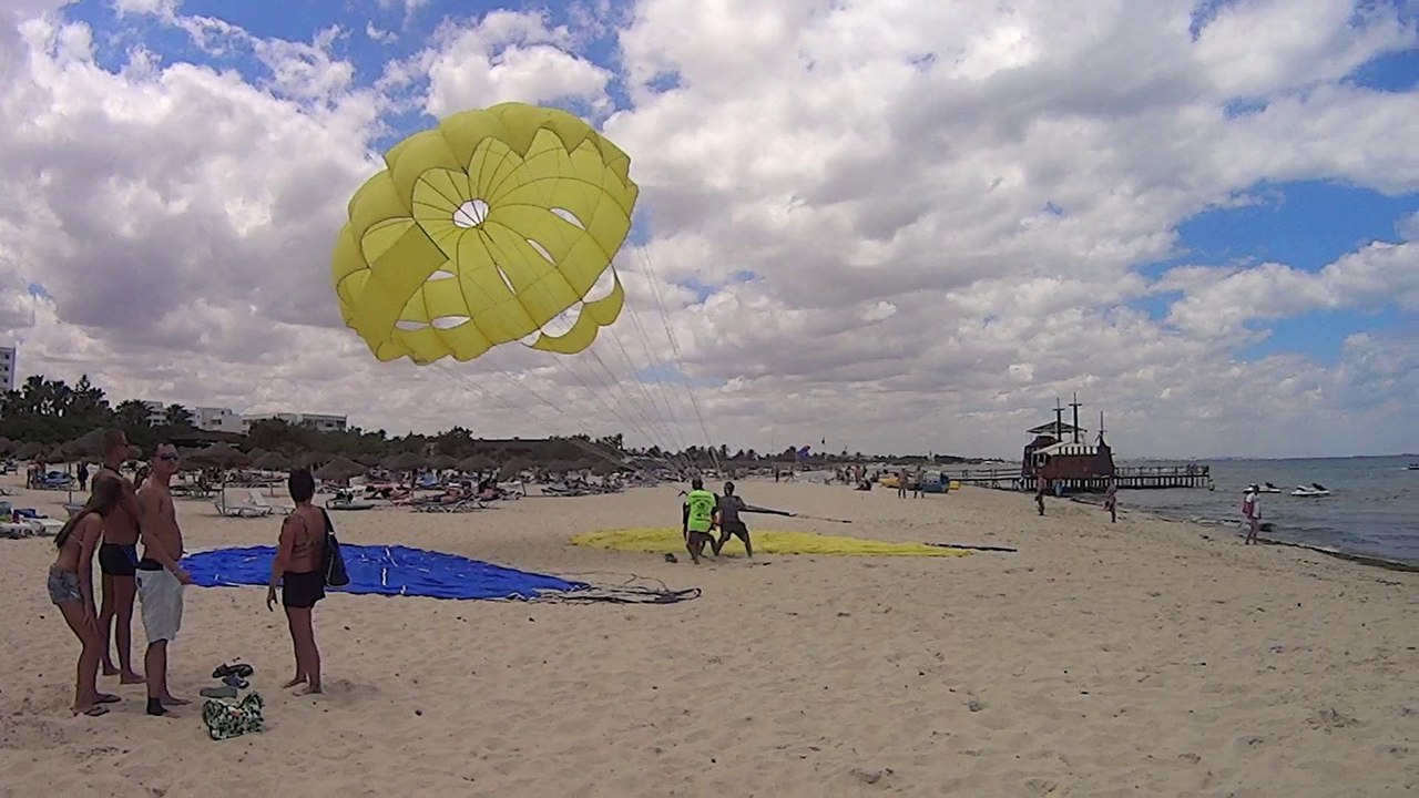 SAHARA BEACH Tunisie 2014 atterissage parachute ascensionnel SONY HDR AS15
