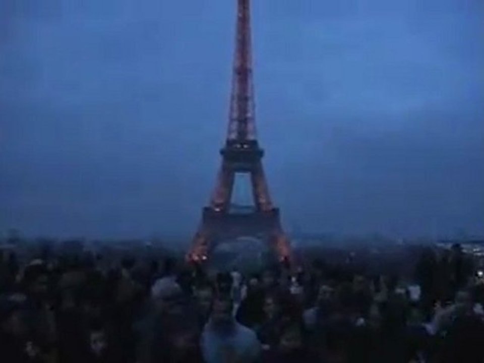 Rassemblement pour le nouvel an berbère: Yennayer 2957 au Trocadéro de Paris - 28.01.2007 (CBF TV)