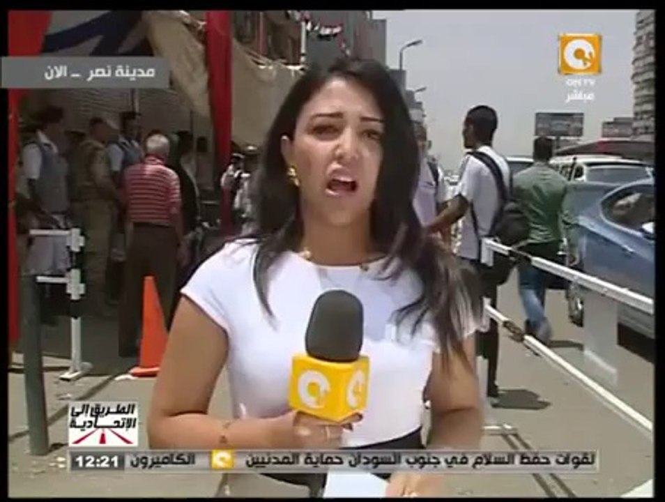 شاهد|| إقبال كثيف من الوافدين على لجنة الجامعة العمالية بمدينة نصر
