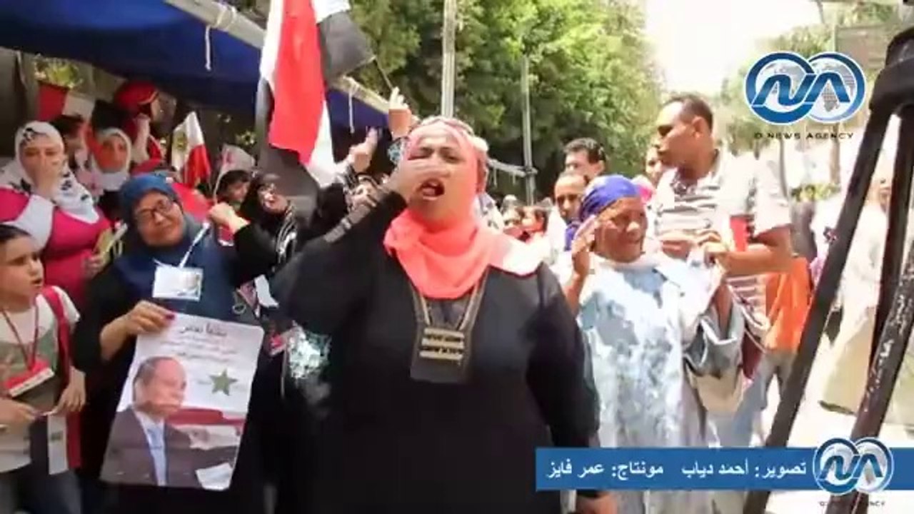 شاهد|| زغاريد ورقص "السيدات" علي أنغام "بشرة خير" أمام اللجان الانتخابية