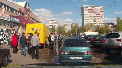 Gros Road rage qui ne fini pas comme prévu!