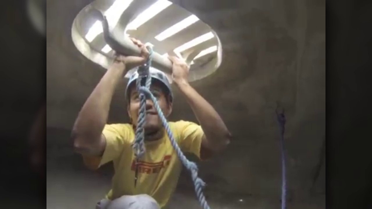 Rio: Il escalade le Christ rédempteur