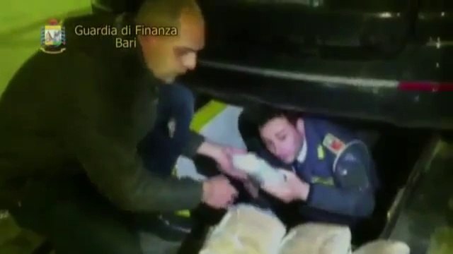 Bari - Sequestro di 60 kg di marijuana (15.03.13)