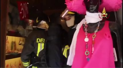 Firenze - Incendio negozio piazza Madonna (19.07.12).