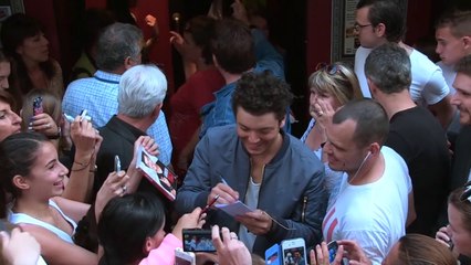 Marseille : la foule en délire pour Kev Adams